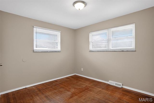 1146 Reale Avenue, St John, MO 63138