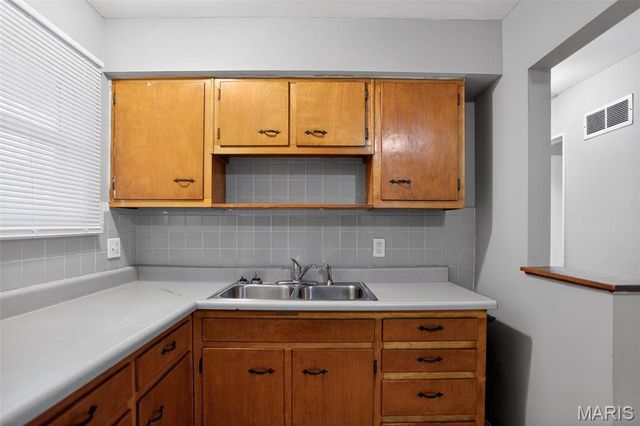 1146 Reale Avenue, St John, MO 63138