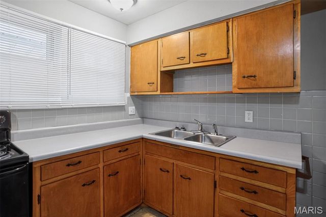 1146 Reale Avenue, St John, MO 63138