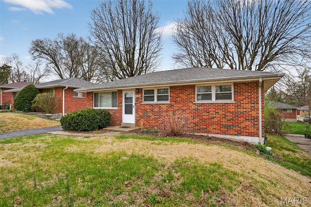 1146 Reale Avenue, St John, MO 63138