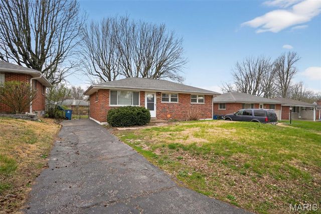 1146 Reale Avenue, St John, MO 63138