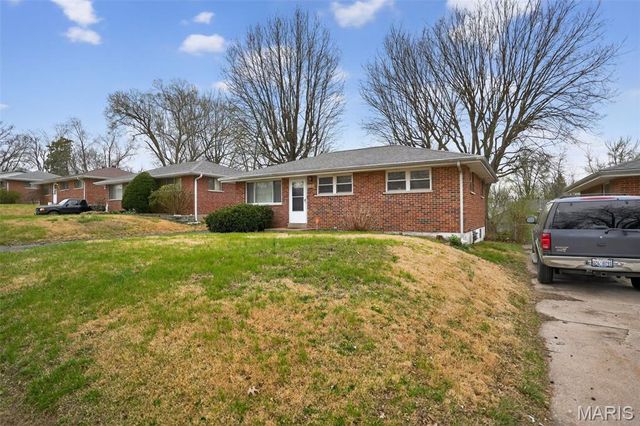 1146 Reale Avenue, St John, MO 63138