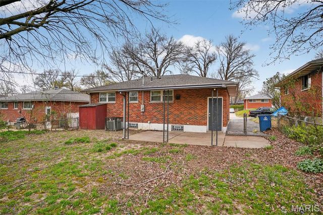 1146 Reale Avenue, St John, MO 63138