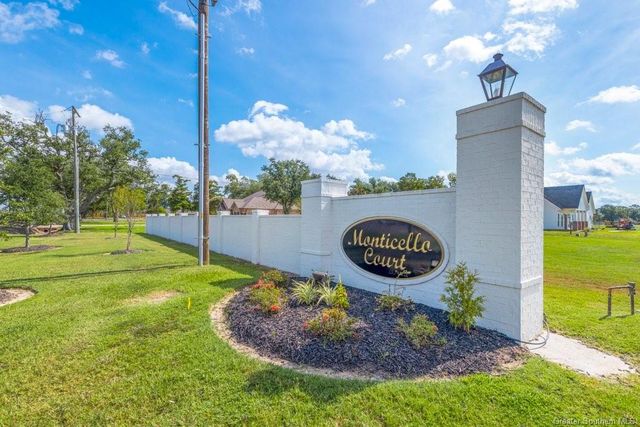 961 Mary Diane McCall Street, Lake Charles, LA 70605