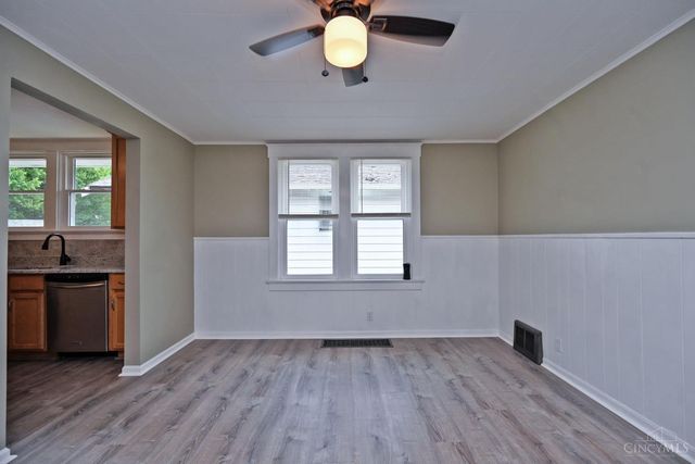 1820 De Armand Avenue, Cincinnati, OH 45239