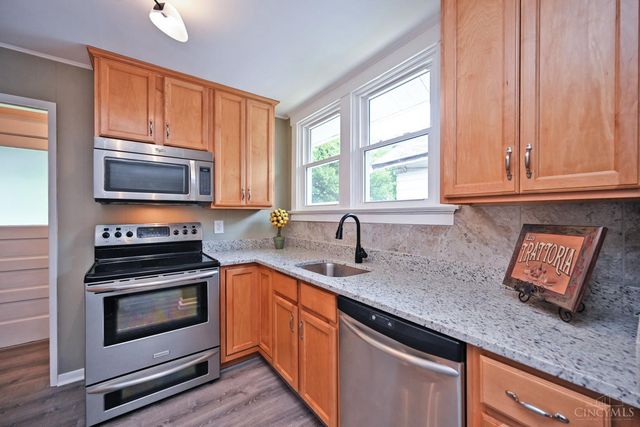 1820 De Armand Avenue, Cincinnati, OH 45239