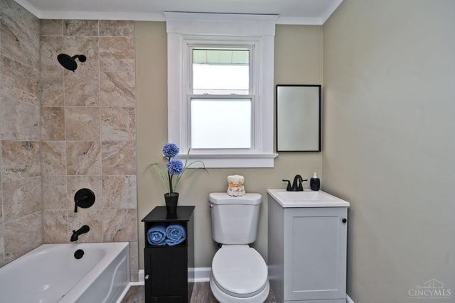 1820 De Armand Avenue, Cincinnati, OH 45239