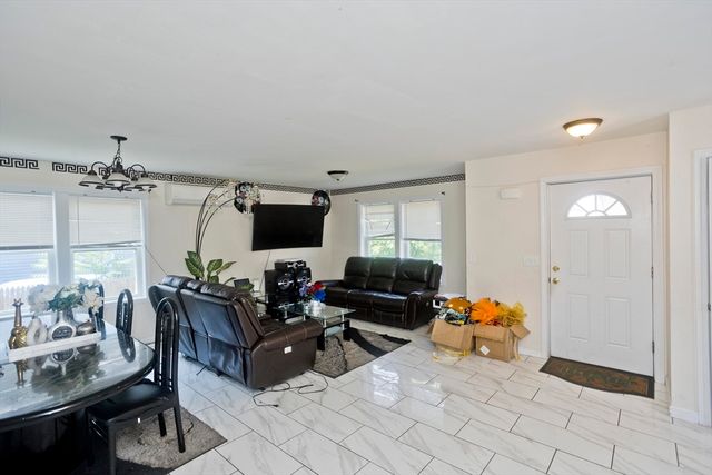 175 Bloomfield Street, Springfield, MA 01108