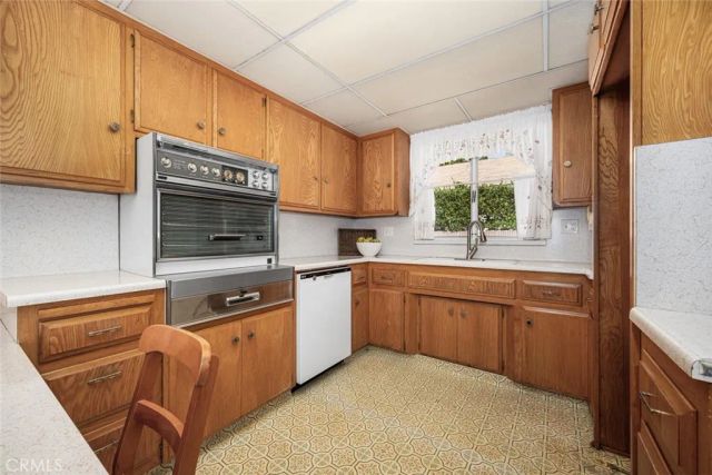 2660 Gondar Avenue, Long Beach, CA 90815