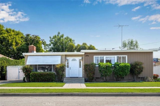 2660 Gondar Avenue, Long Beach, CA 90815