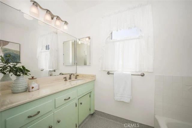 2660 Gondar Avenue, Long Beach, CA 90815