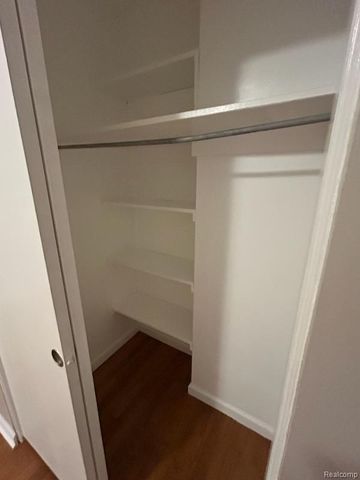 20202 Hunt Club Drive, Harper Woods, MI 48225