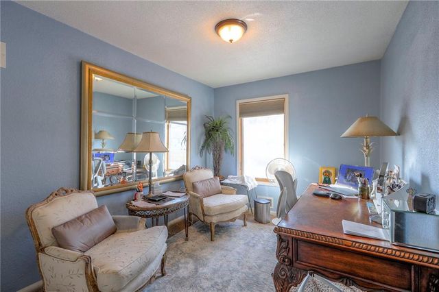 305 SW Marion Lane, Lee's Summit, MO 64081