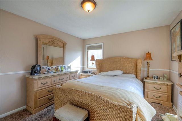 305 SW Marion Lane, Lee's Summit, MO 64081