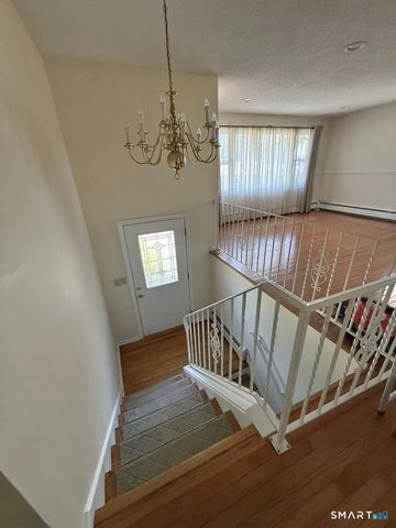21 Cheryl Drive, Waterbury, CT 06708