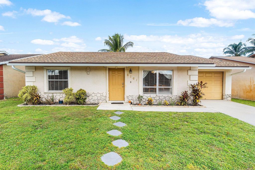 6161 Honeywood Way, Lake Worth, FL 33463