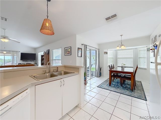 735 W Toucan Loop, Hernando, FL 34442