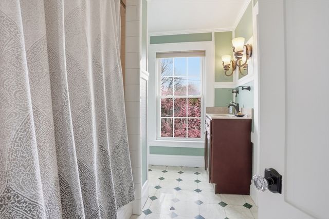 33 Blake Circle, Marlborough, MA 01752