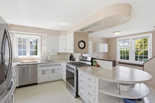 33 Blake Circle, Marlborough, MA 01752