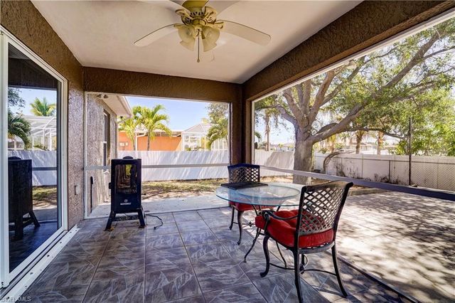 1427 Juanita PL, Cape Coral, FL 33909