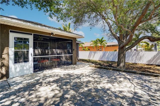 1427 Juanita PL, Cape Coral, FL 33909