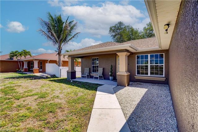 1427 Juanita PL, Cape Coral, FL 33909