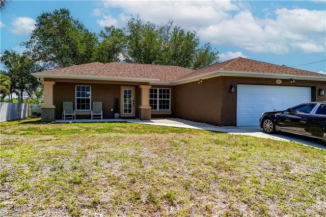 1427 Juanita PL, Cape Coral, FL 33909