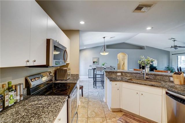 1427 Juanita PL, Cape Coral, FL 33909
