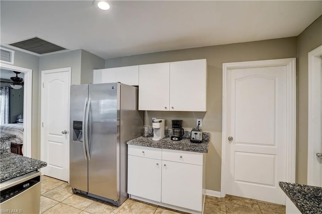 Image 10 of property listing at 1427 Juanita PL, Cape Coral, FL 33909