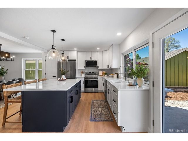 7570 S Rosemary Cir, Centennial, CO 80112