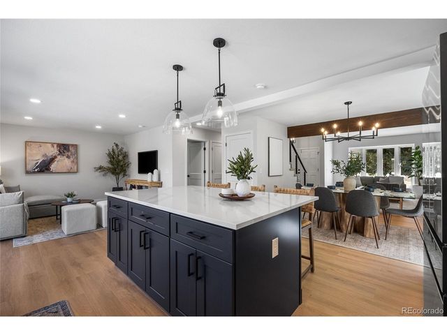 7570 S Rosemary Cir, Centennial, CO 80112