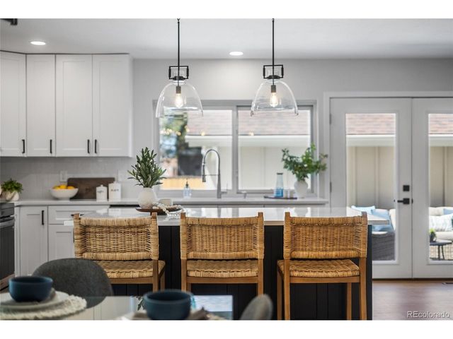 7570 S Rosemary Cir, Centennial, CO 80112