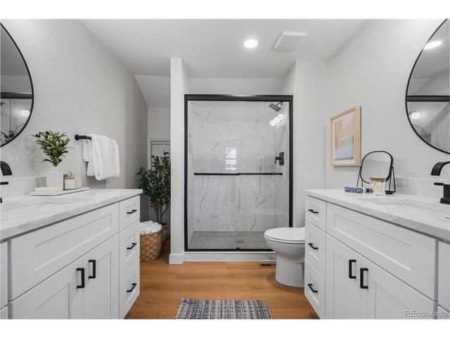 7570 S Rosemary Cir, Centennial, CO 80112
