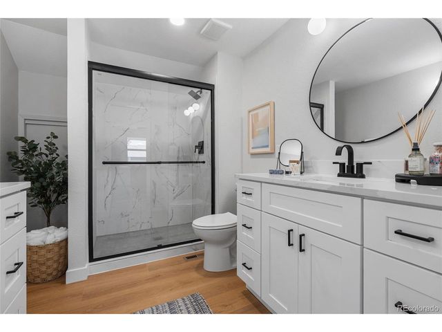 7570 S Rosemary Cir, Centennial, CO 80112