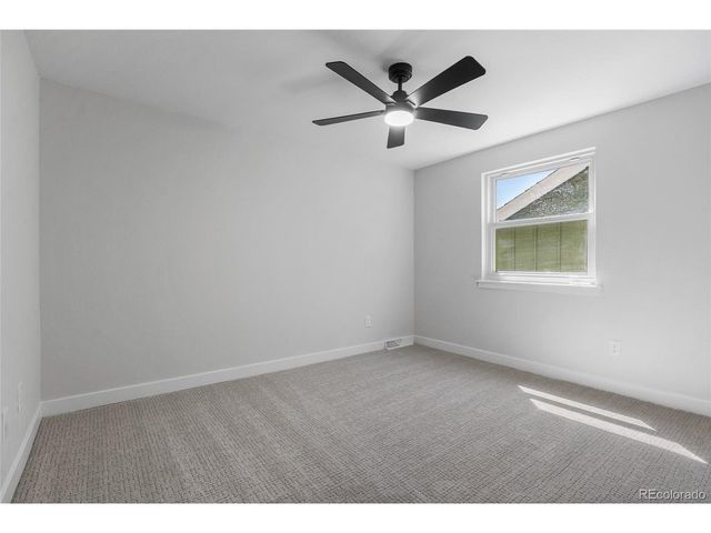 7570 S Rosemary Cir, Centennial, CO 80112