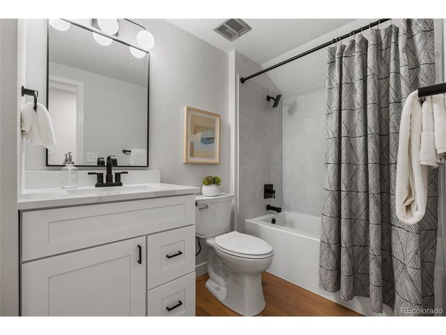 7570 S Rosemary Cir, Centennial, CO 80112
