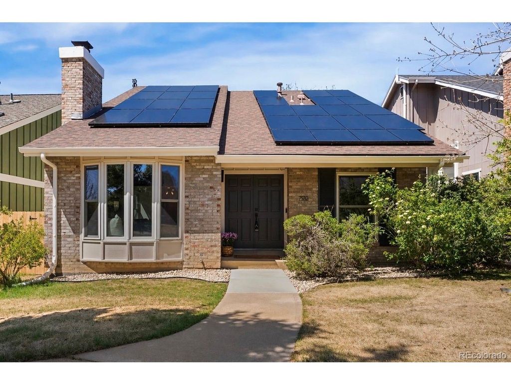 7570 S Rosemary Cir, Centennial, CO 80112