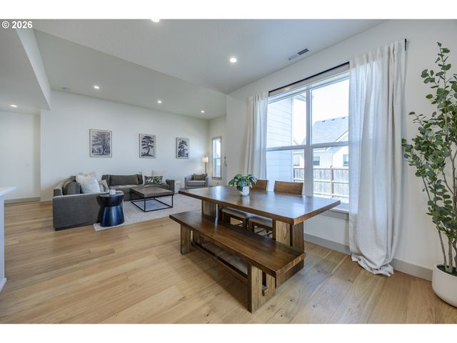 32767 COBURG CREEK Dr, Coburg, OR 97408