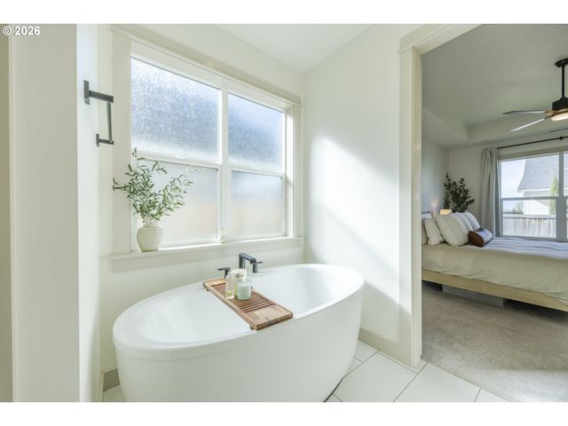 32767 COBURG CREEK Dr, Coburg, OR 97408