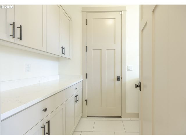 32767 COBURG CREEK Dr, Coburg, OR 97408