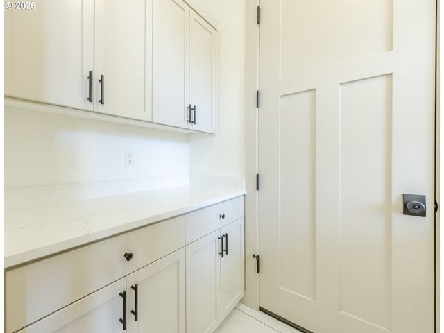 32767 COBURG CREEK Dr, Coburg, OR 97408