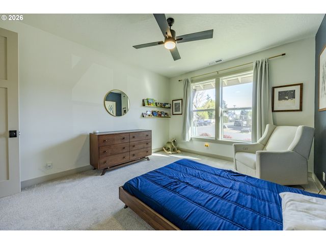 32767 COBURG CREEK Dr, Coburg, OR 97408