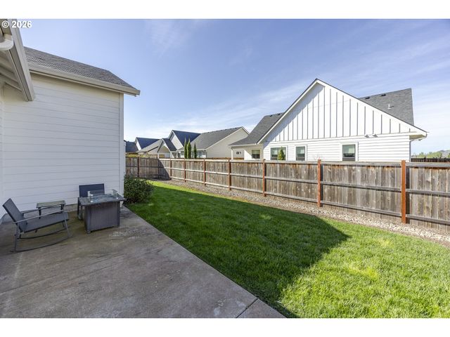 32767 COBURG CREEK Dr, Coburg, OR 97408