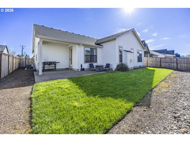 32767 COBURG CREEK Dr, Coburg, OR 97408