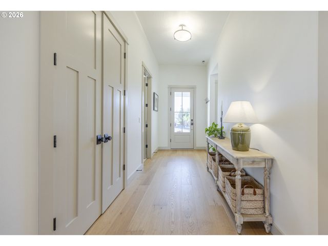 32767 COBURG CREEK Dr, Coburg, OR 97408