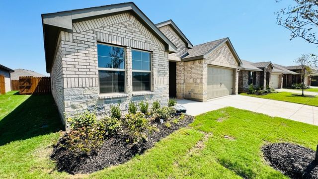 560 CRESTRIDGE Drive N, Cleburne, TX 76033