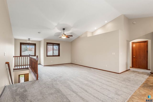 115 Emmett Trl, Harrisburg, SD 57032