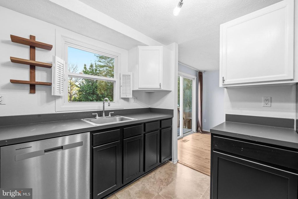 Image 11 of property listing at 8041 BOSLEY CT, Glen Burnie, MD 21061