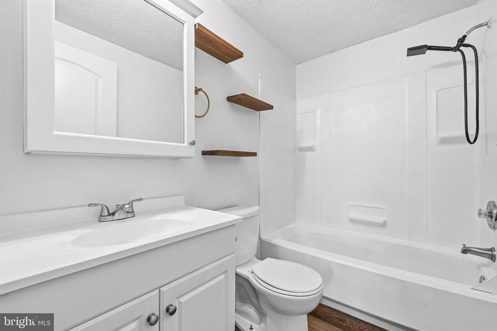 Image 18 of property listing at 8041 BOSLEY CT, Glen Burnie, MD 21061