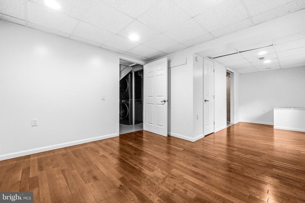 Image 20 of property listing at 8041 BOSLEY CT, Glen Burnie, MD 21061